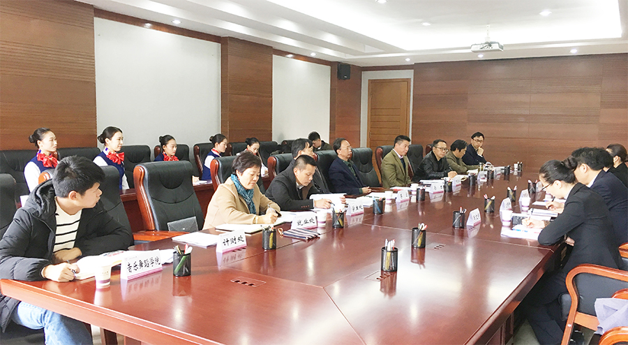 全景側(cè)校方