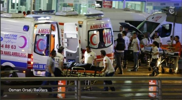 土耳其最大機(jī)場發(fā)生自殺式爆炸 超50人遇難 土耳其最大機(jī)場發(fā)生自殺式爆炸 超50人遇難