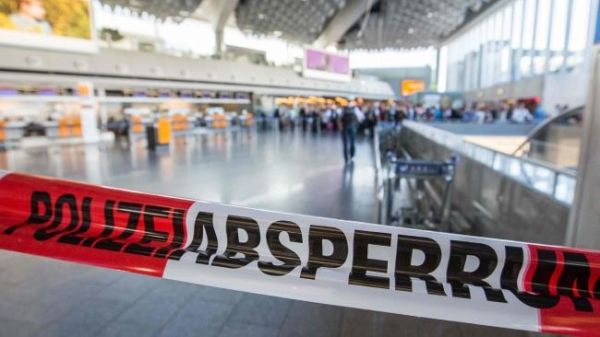 民航早報(bào):法蘭克福機(jī)場(chǎng)發(fā)生催淚瓦斯襲擊事件418244_ 民航早報(bào):法蘭克福機(jī)場(chǎng)發(fā)生催淚瓦斯襲擊事件